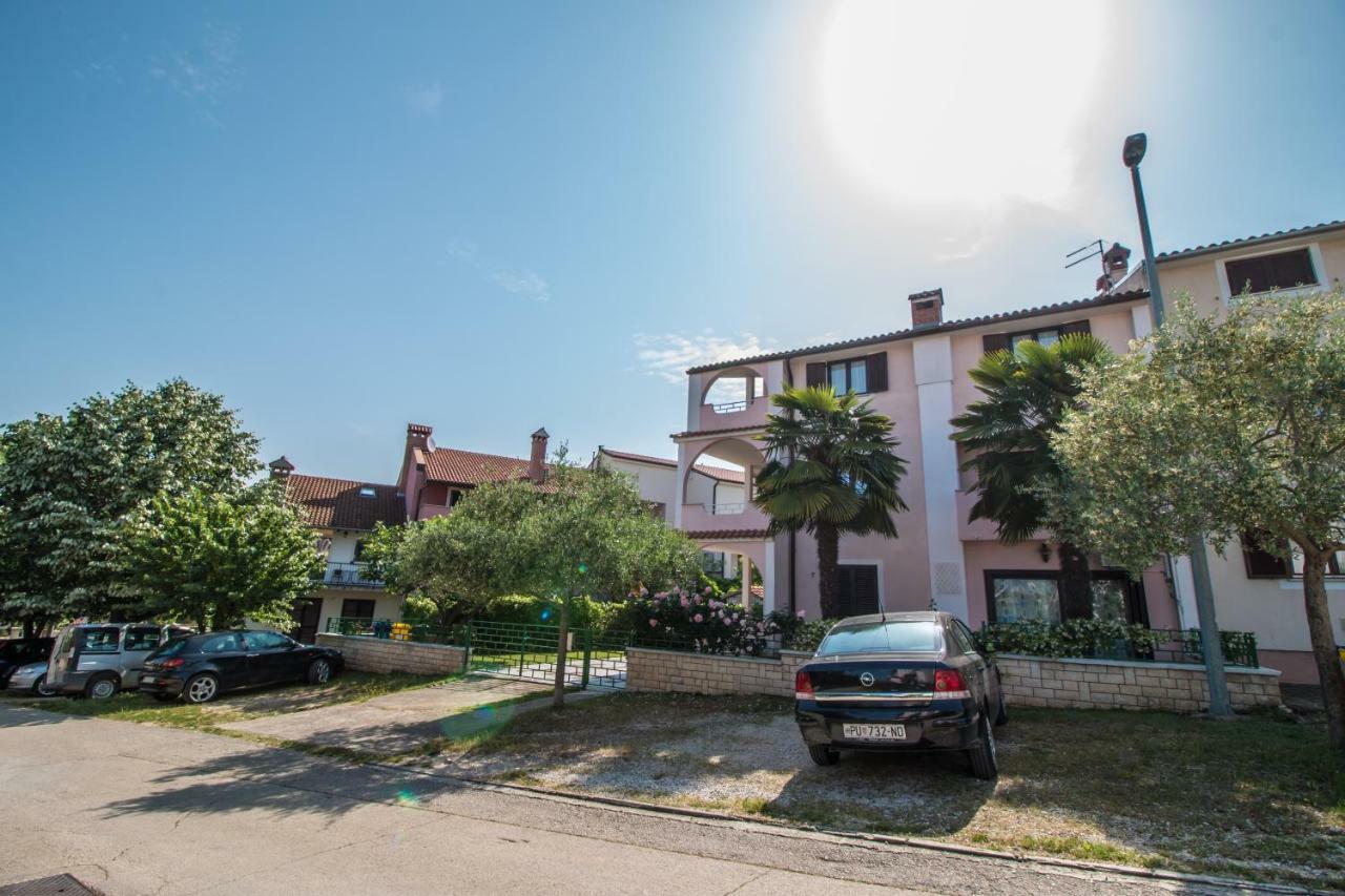 Apartments Mila Rovinj Exterior photo